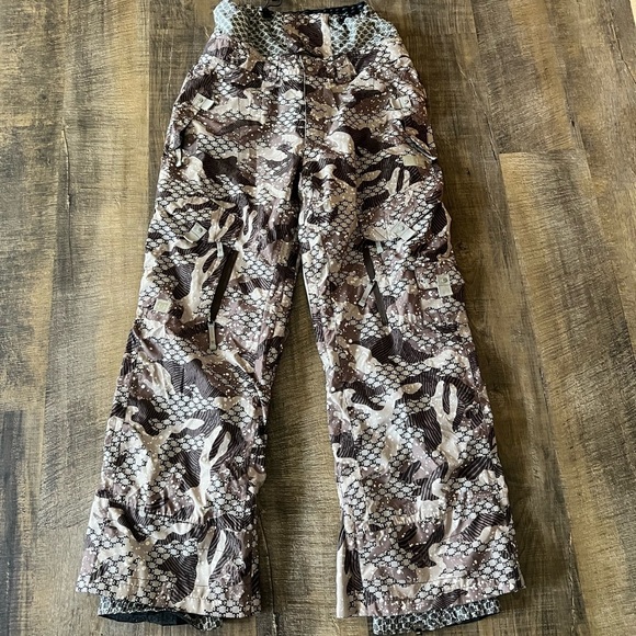DC Other - DC Code Hunting Fishing Pants Camouflage Size Large Multi Pockets Insulated